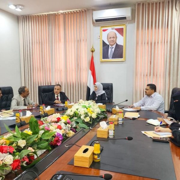وزيرة التخطيط تناقش مع رئيس جامعة عدن دعم المشاريع التعليمية والأكاديمية