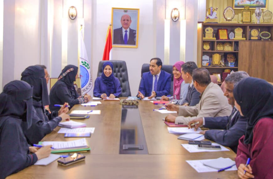 وزيرا التخطيط والشباب والرياضة يناقشان تمويل إعادة تأهيل المنشآت الرياضية بعدن