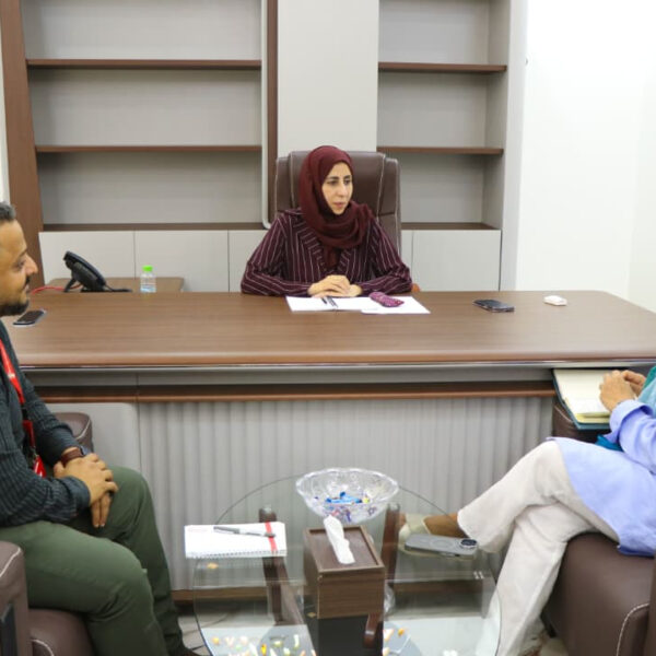 وزيرة التخطيط تبحث مع المدير القطري لمنظمة رعاية الأطفال تعزيز الشراكة ودعم قطاعات التنمية