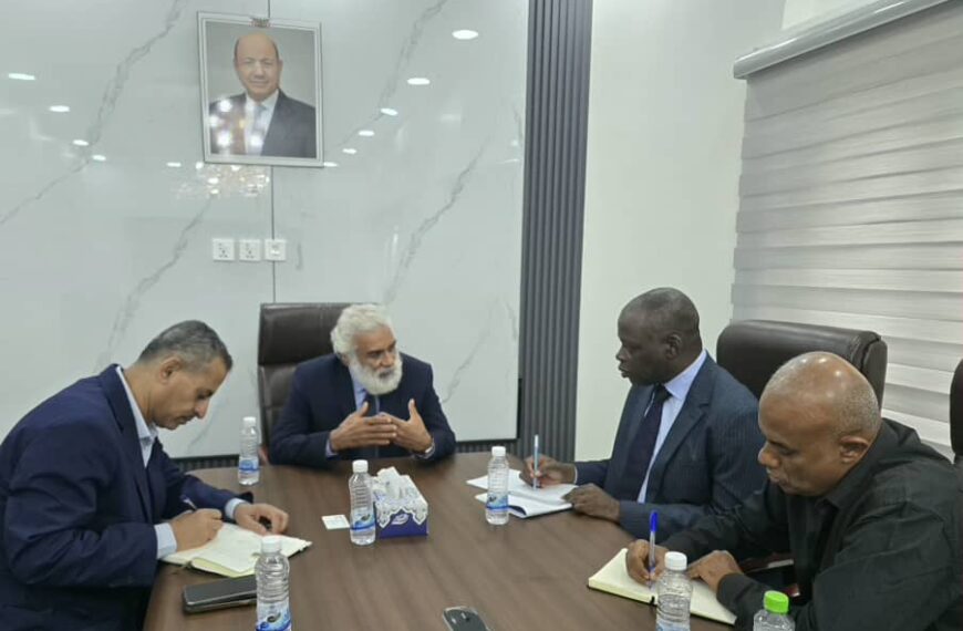 وزير التخطيط يبحث مع الصليب الأحمر والأوتشا تعزيز الاستجابة الإنسانية