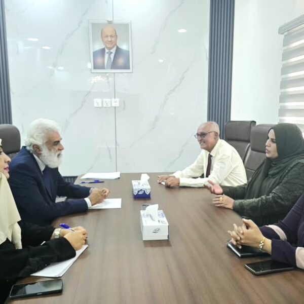 وزير التخطيط يناقش مع وزيرة الدولة لشؤون المرأة تعزيز برامج تمكين المرأة